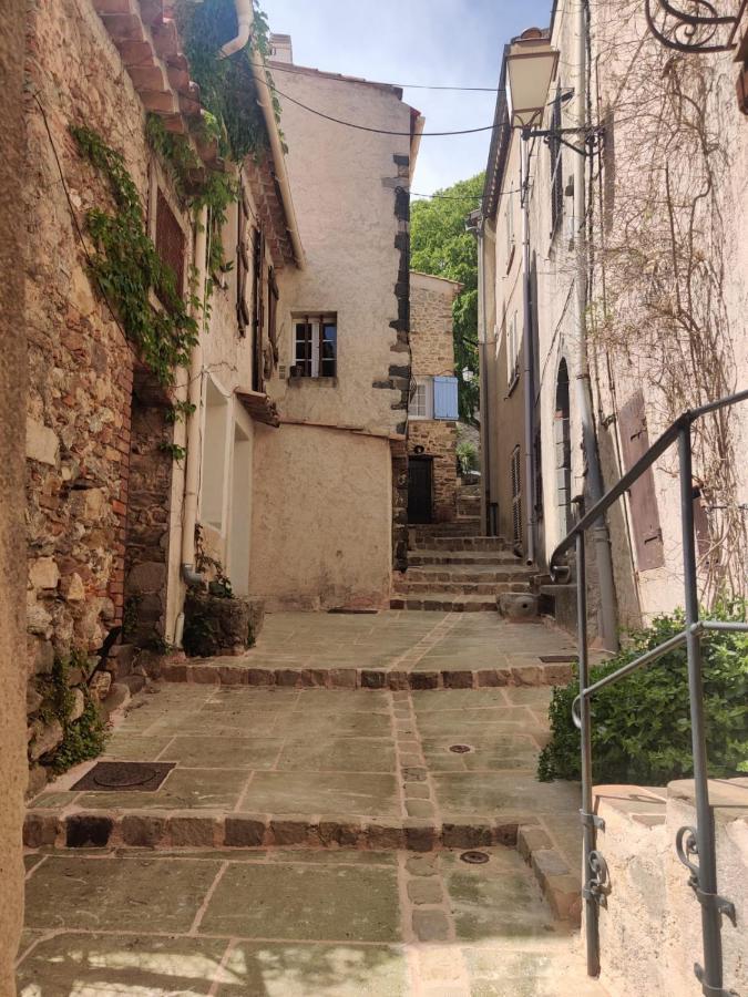 Neuf Centre Du Village Aux Pieds Du Château *