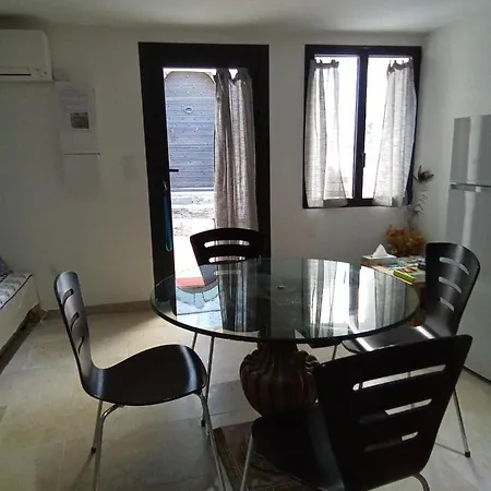 Logement neuf centre du village aux pieds du château Grimaud Extérieur photo
